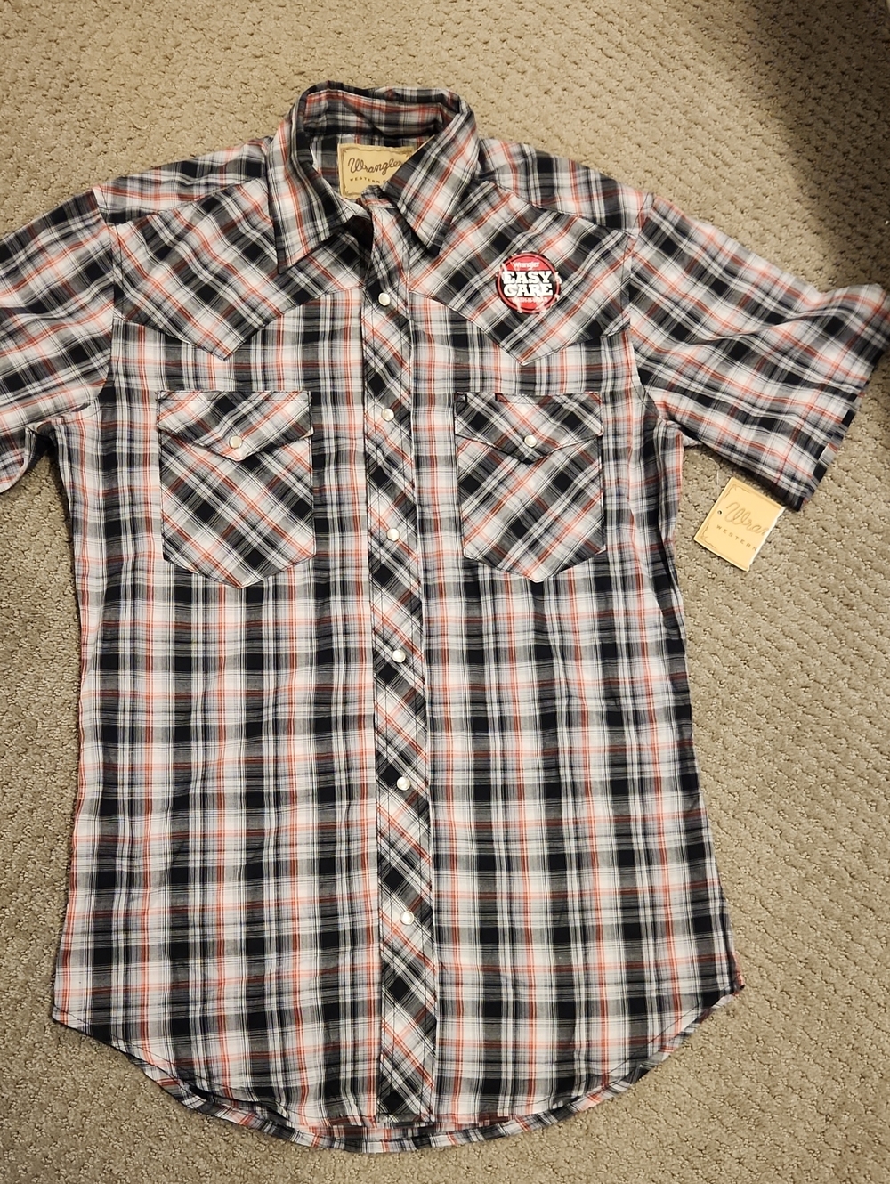 NEW Wrangler Men’s Short Sleeve Plaid Button-Down Shirt - Black/White/Red. Small
